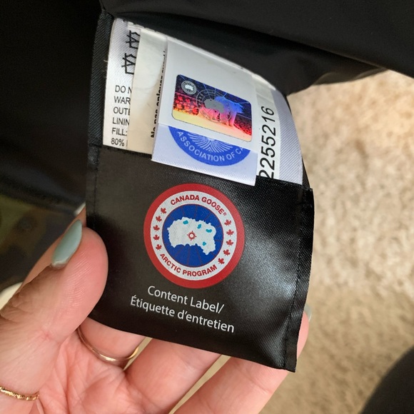 Canada Goose vest - Picture 6 of 7